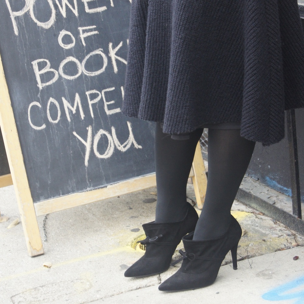 AMAZING STUART WEITZMAN BOOTIES WORN ONLY 2X'S!!!